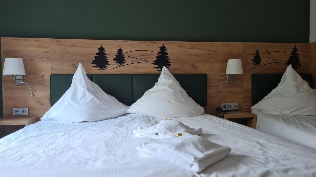 Hotel Am Wald B&B Михендорф Экстерьер фото